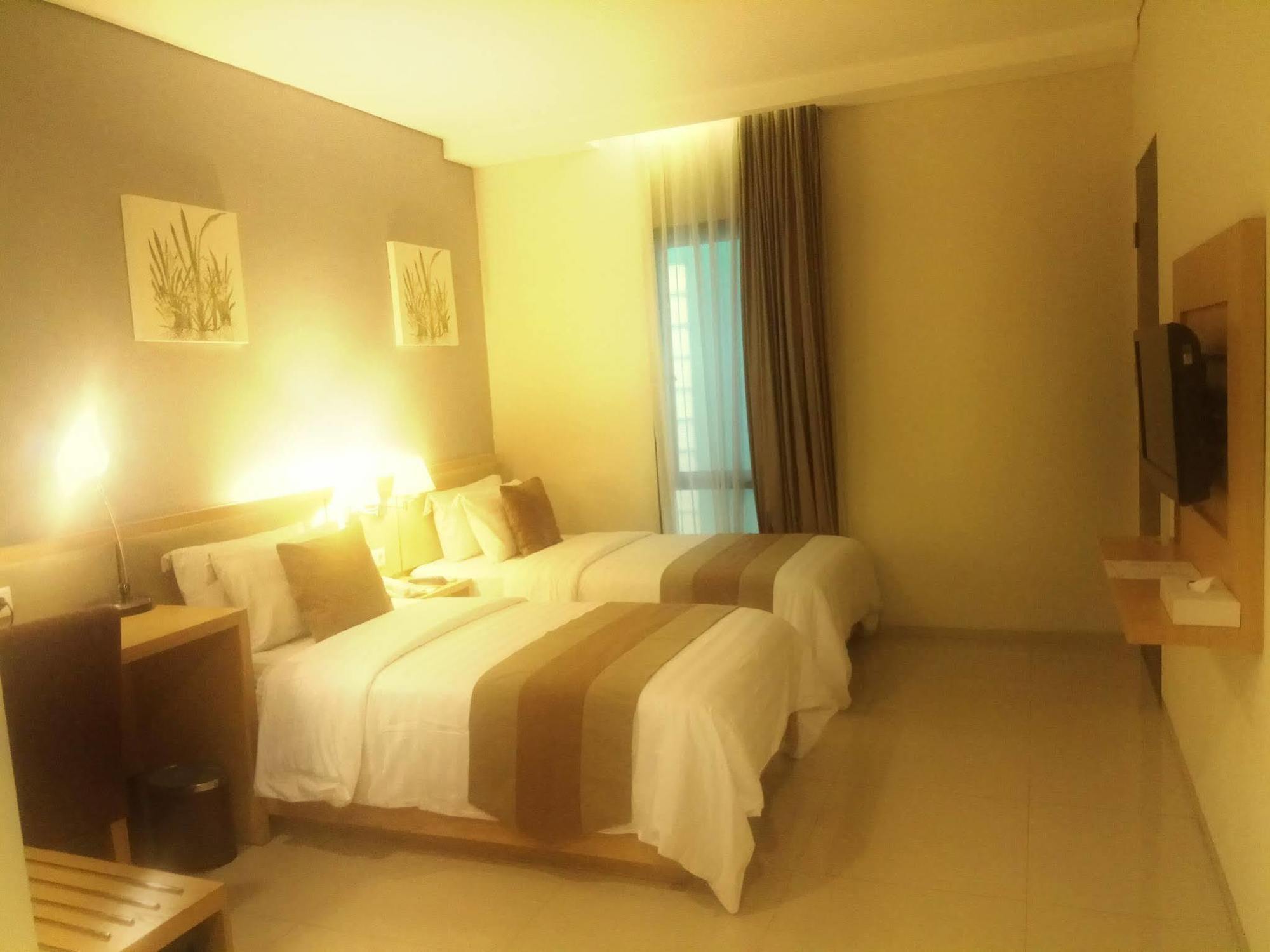 Hotel Anggrek Gandasari Bandung Exterior photo