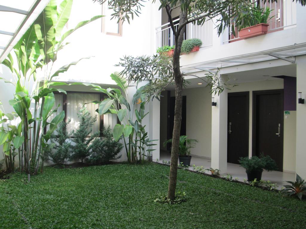 Hotel Anggrek Gandasari Bandung Exterior photo